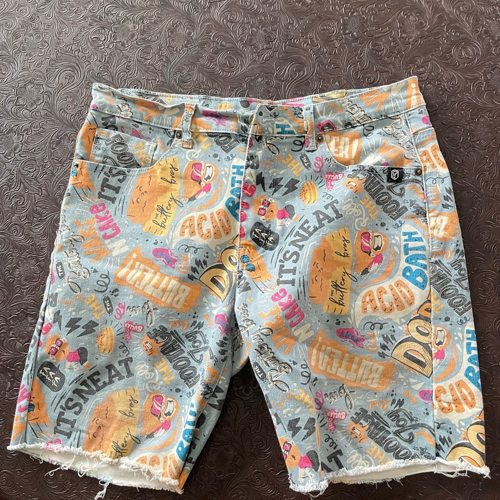 Buttery bros.  Born Primitive Graphic Print Men Shorts size large